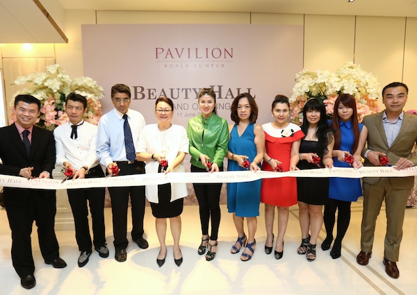 Ribbon cutting. L-R,; Roderick Cheing, Group CEO of Asterspring; Miko Au, Managing Director of Miko Galere with Kerastase; Datuk Dr. Sanjiv Joshi, Head of Cardiology from Luminous; Joyce Yap, CEO of Retail, Pavilion KL; Michelle Hee, Director of BMIC Nail Spa Salon; Chong Meng Chew, Founder of SWISS PERFECTION BOUTIQUE SOA by The Art of Beauty & Slimming; Tia Yun Yun from Mayfair Plus; Noelle Tan from The Sloane Clinic; Sharon Chen from Clariancy; and Thomas Ng, Managing Director of Jurlique. 