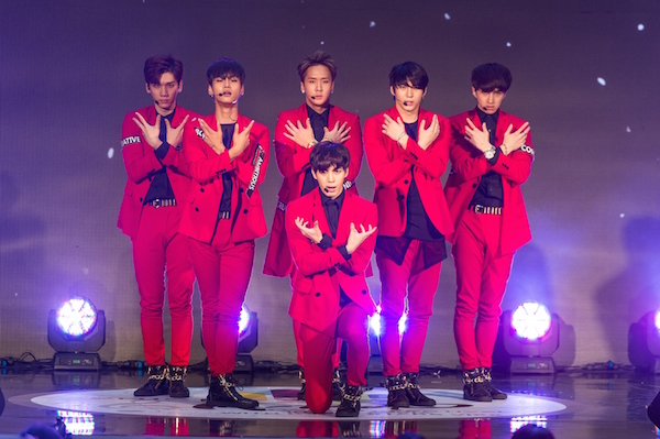 Members of VIXX did a special performance during the event