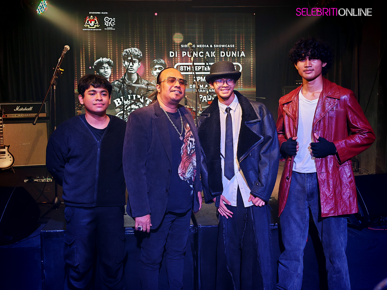 BluntSheep Lancar Mini Album Di Puncak Dunia