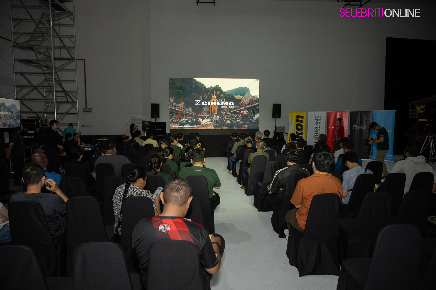 Nikon ZR Malaysia kamera sinematik kompak 6K