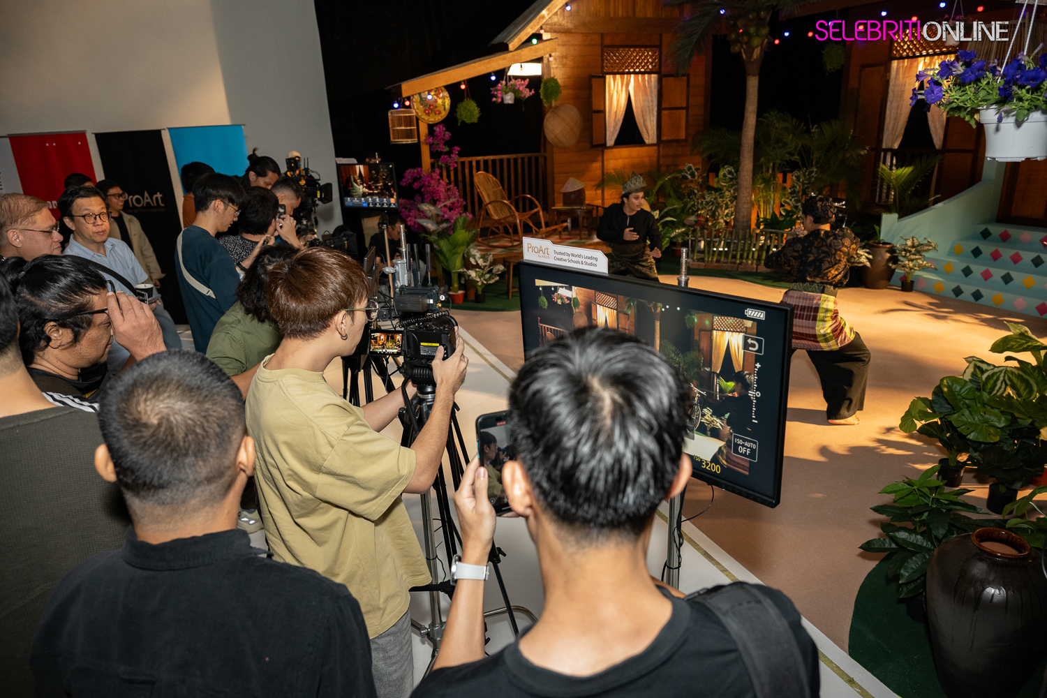 Nikon ZR Malaysia kamera sinematik kompak 6K