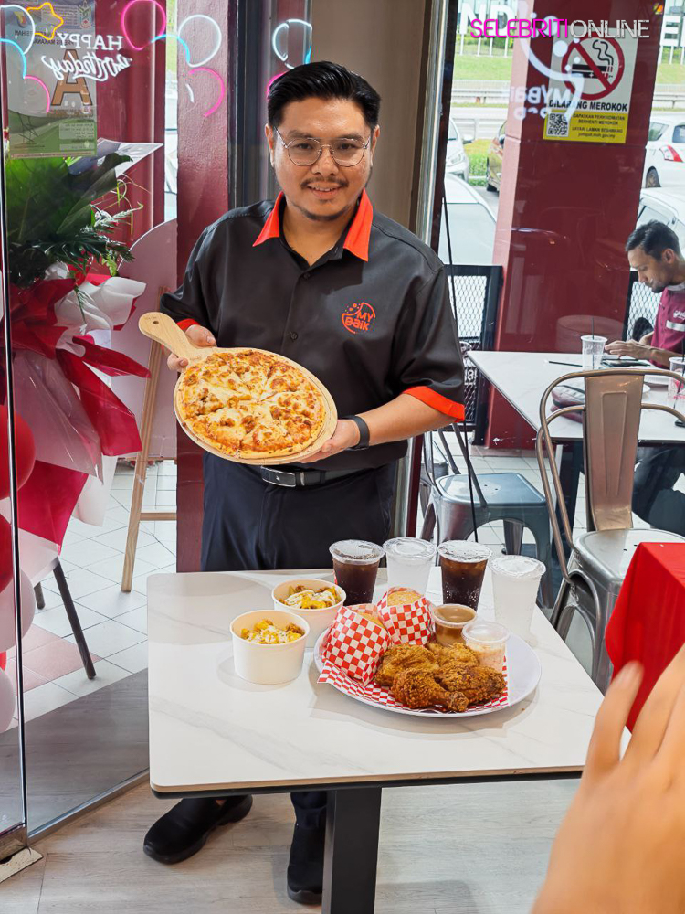 Dato’ Hifdzi Hamzah pelancaran jenama Ayam Goreng MyBaik di Bandar Seri Putra.