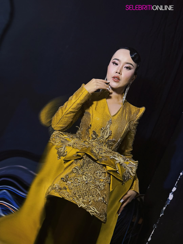 EP Raise The Star Malaysia Rocketfuel Entertainment – Finalis dan komposer terkenal