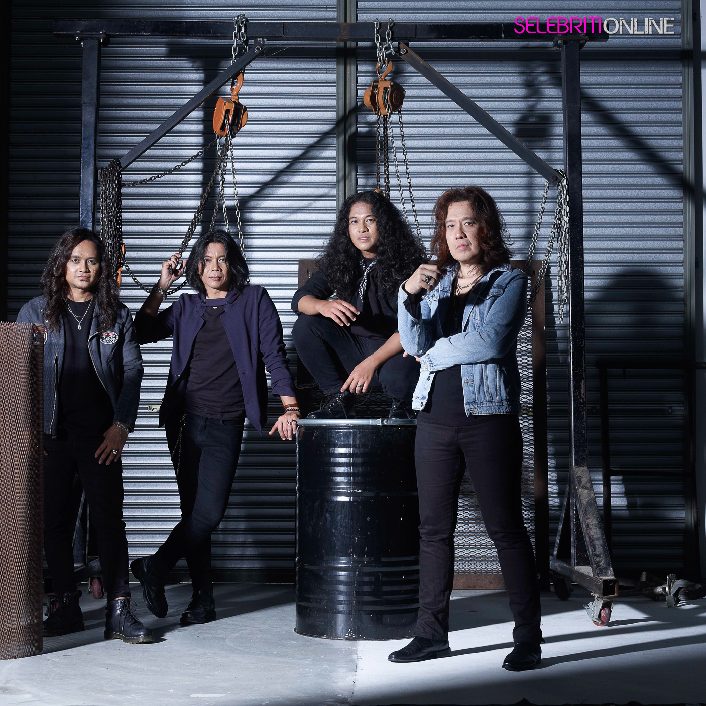 Cradle tampil semula dengan album baharu Hela Nafasku dan persembahan Cradle Live! bersama Datuk Ramli Sarip.