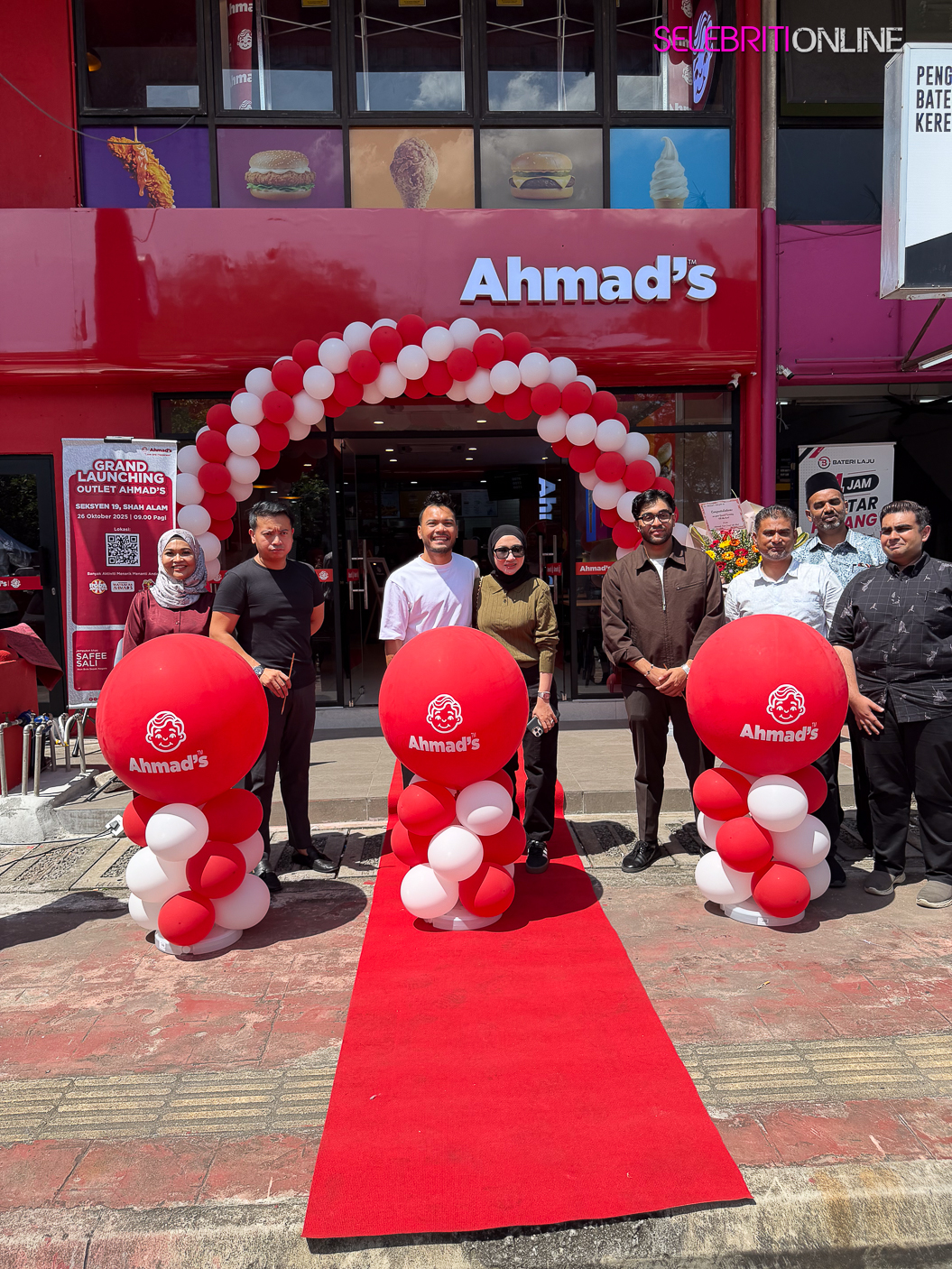 Safee Sali merasmikan Ahmad’s Fried Chicken ke-45 di Seksyen 19 Shah Alam