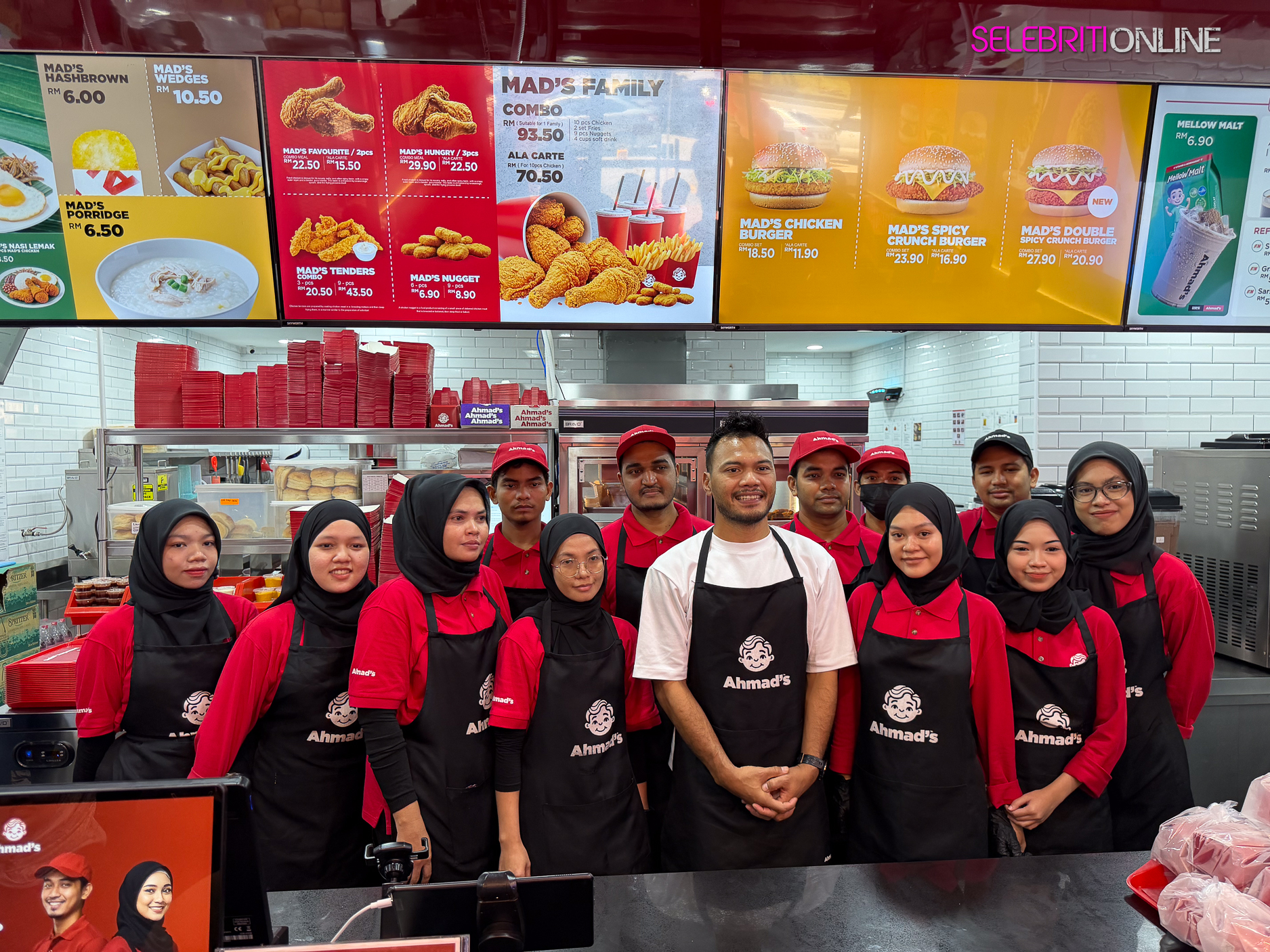 Safee Sali merasmikan Ahmad’s Fried Chicken ke-45 di Seksyen 19 Shah Alam