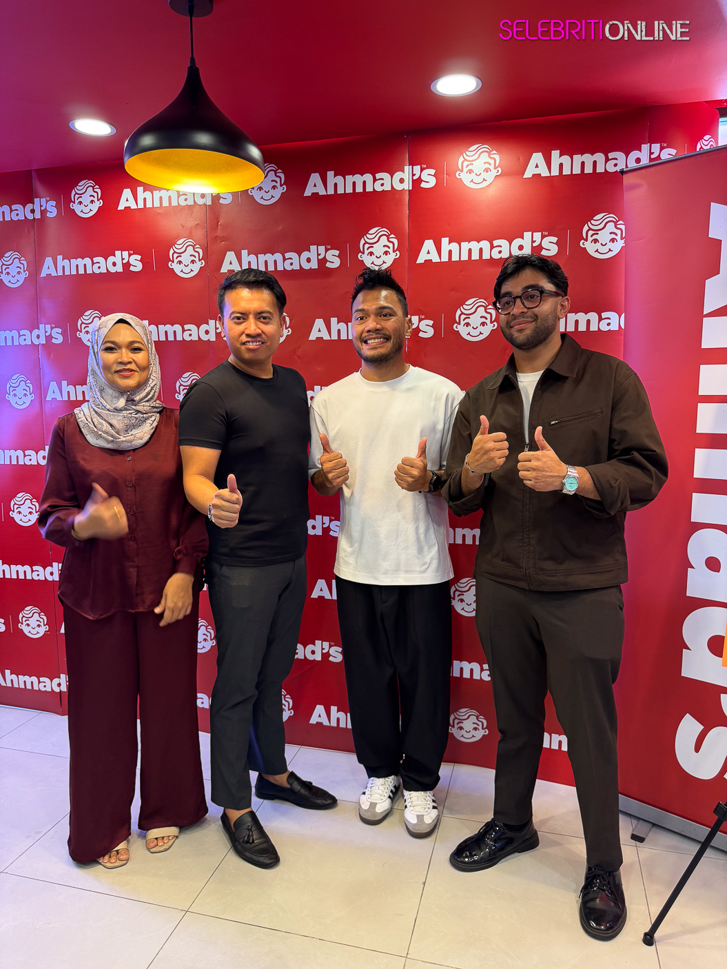 Safee Sali merasmikan Ahmad’s Fried Chicken ke-45 di Seksyen 19 Shah Alam