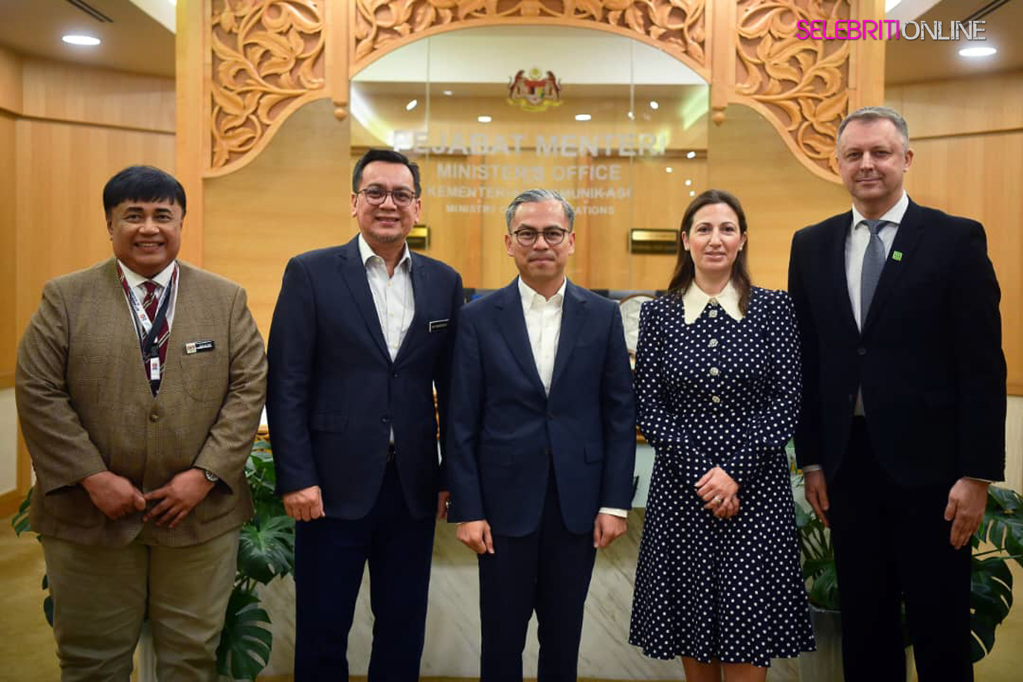 Delegasi RTM dan RTTV menandatangani Memorandum Persefahaman kerjasama penyiaran Malaysia-Rusia.