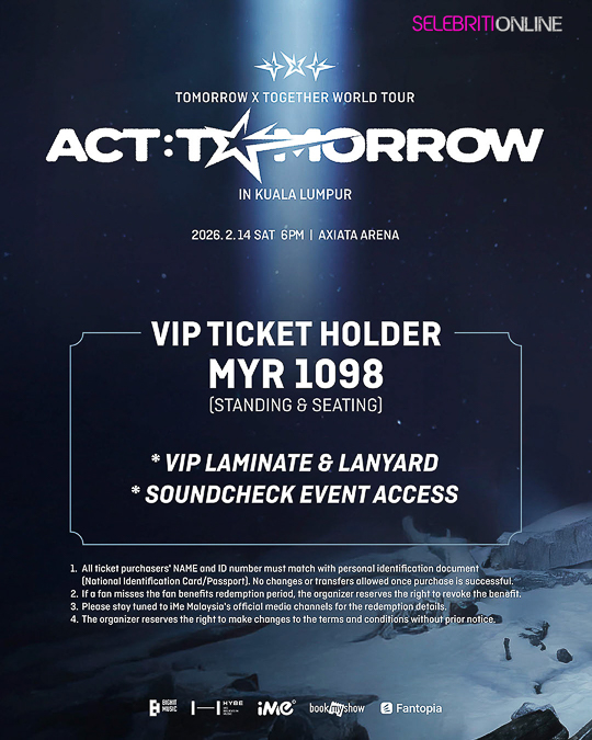 Poster rasmi TOMORROW X TOGETHER WORLD TOUR di Kuala Lumpur, menampilkan lima ahli TXT dengan latar Axiata Arena.