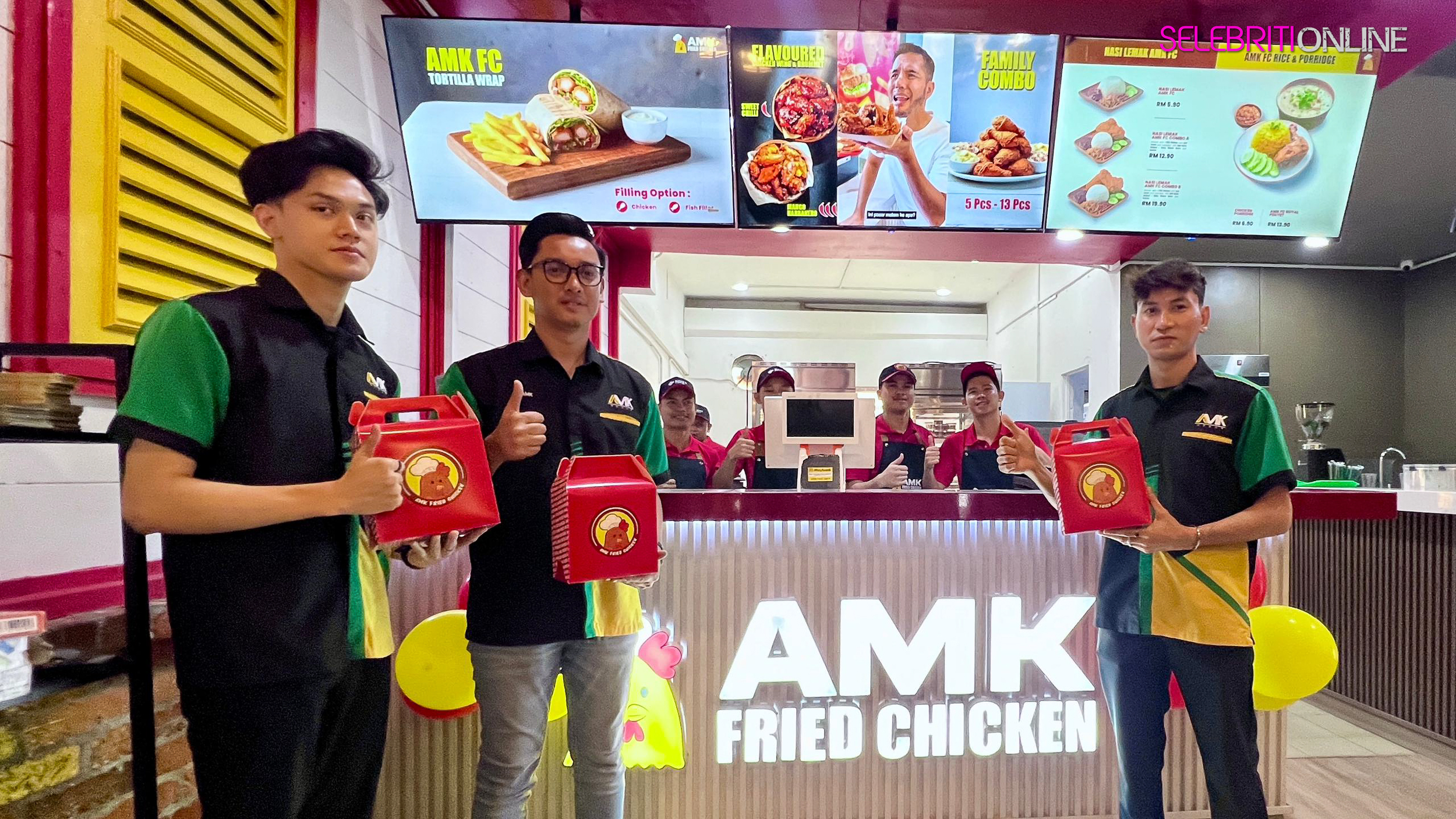 Hidangan ayam goreng AMK Fried Chicken di Shah Alam.