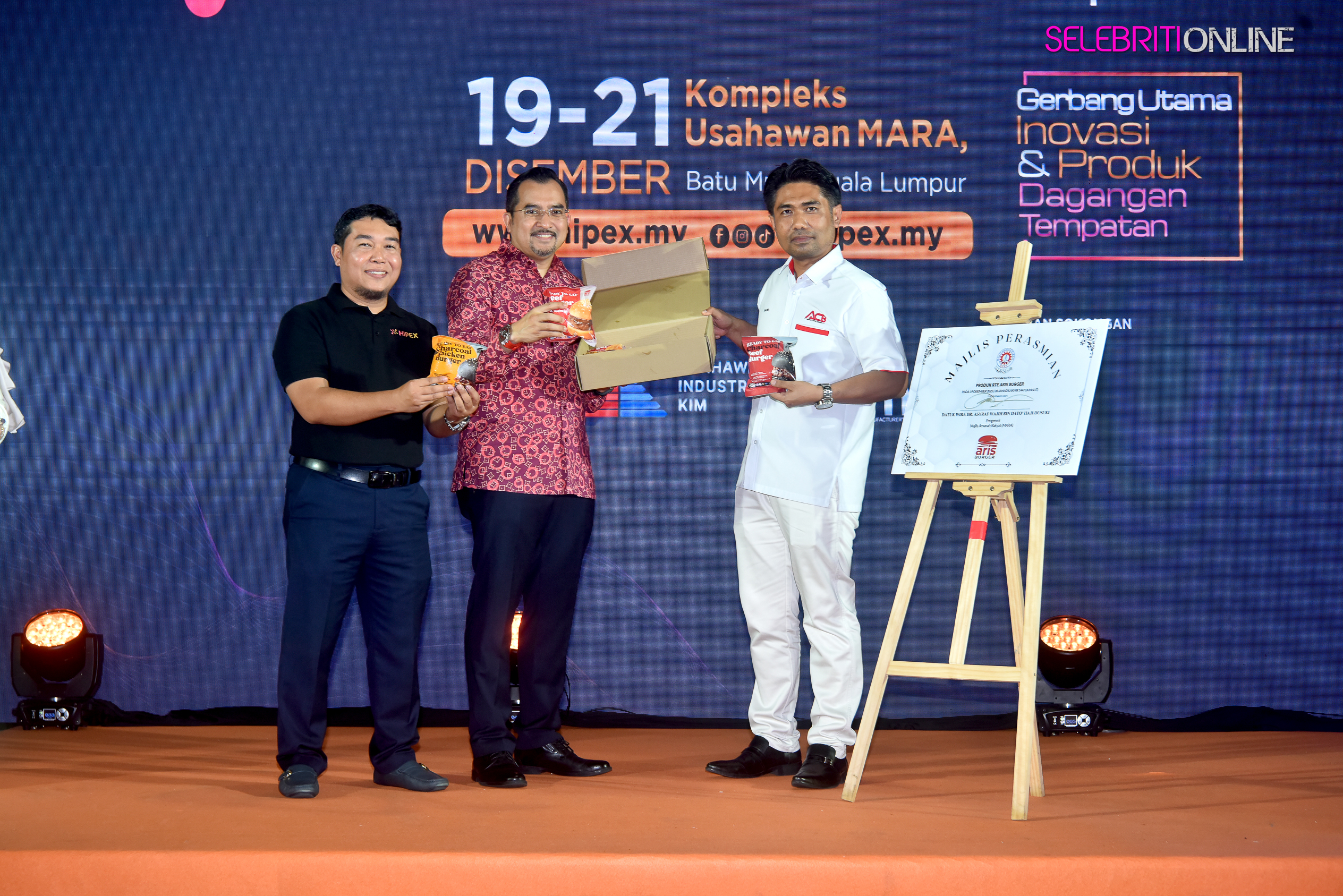 Pelancaran rasmi RTE Aris Burger di Kompleks Usahawan MARA