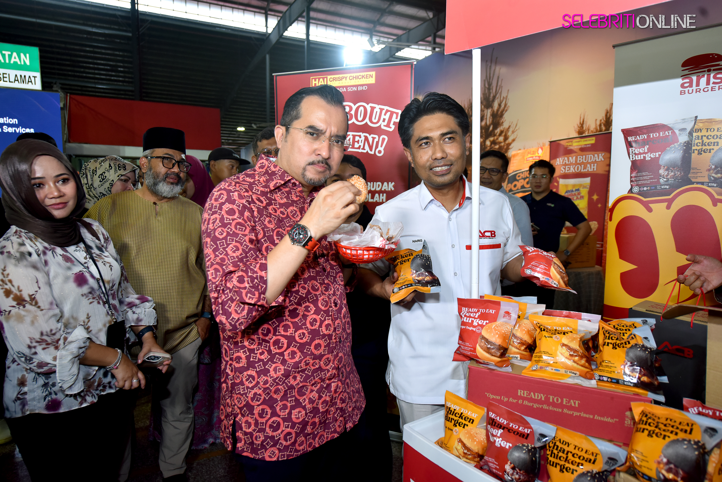Pelancaran rasmi RTE Aris Burger di Kompleks Usahawan MARA