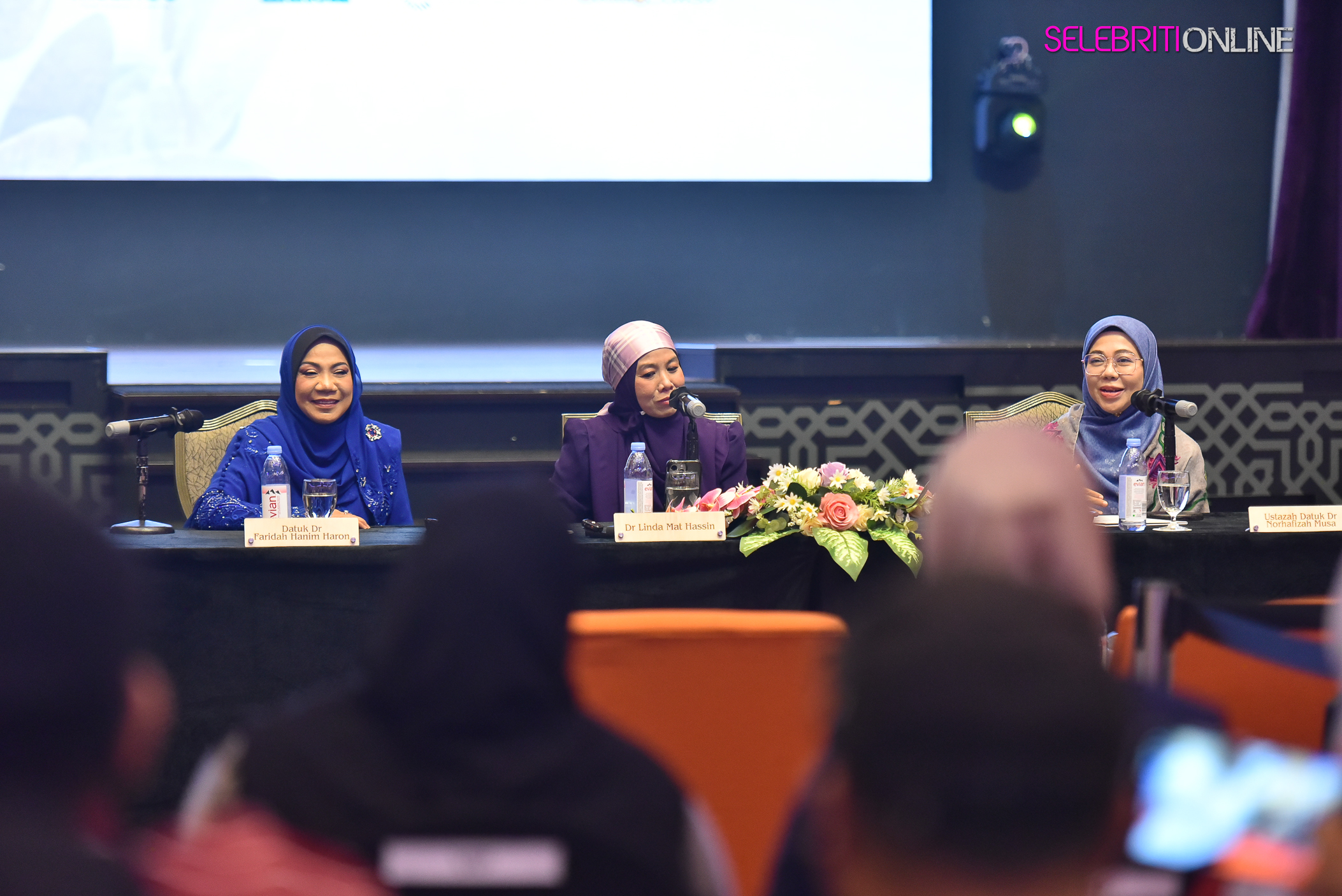 Tiga tokoh wanita Malaysia dalam siri The Orchid Journey.