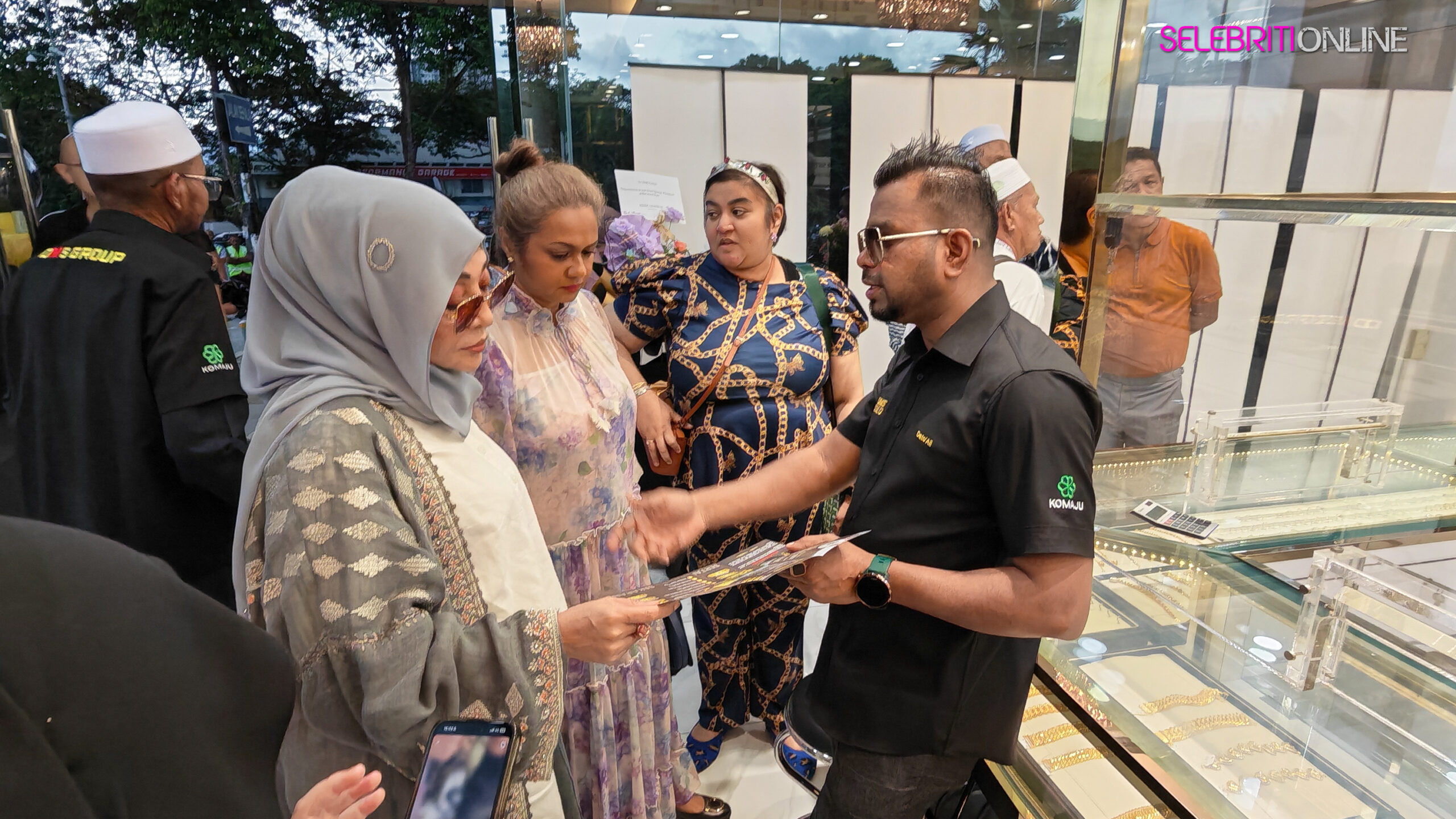 Kereta elektrik NETA digunakan dalam program simpan emas DMS Gold.