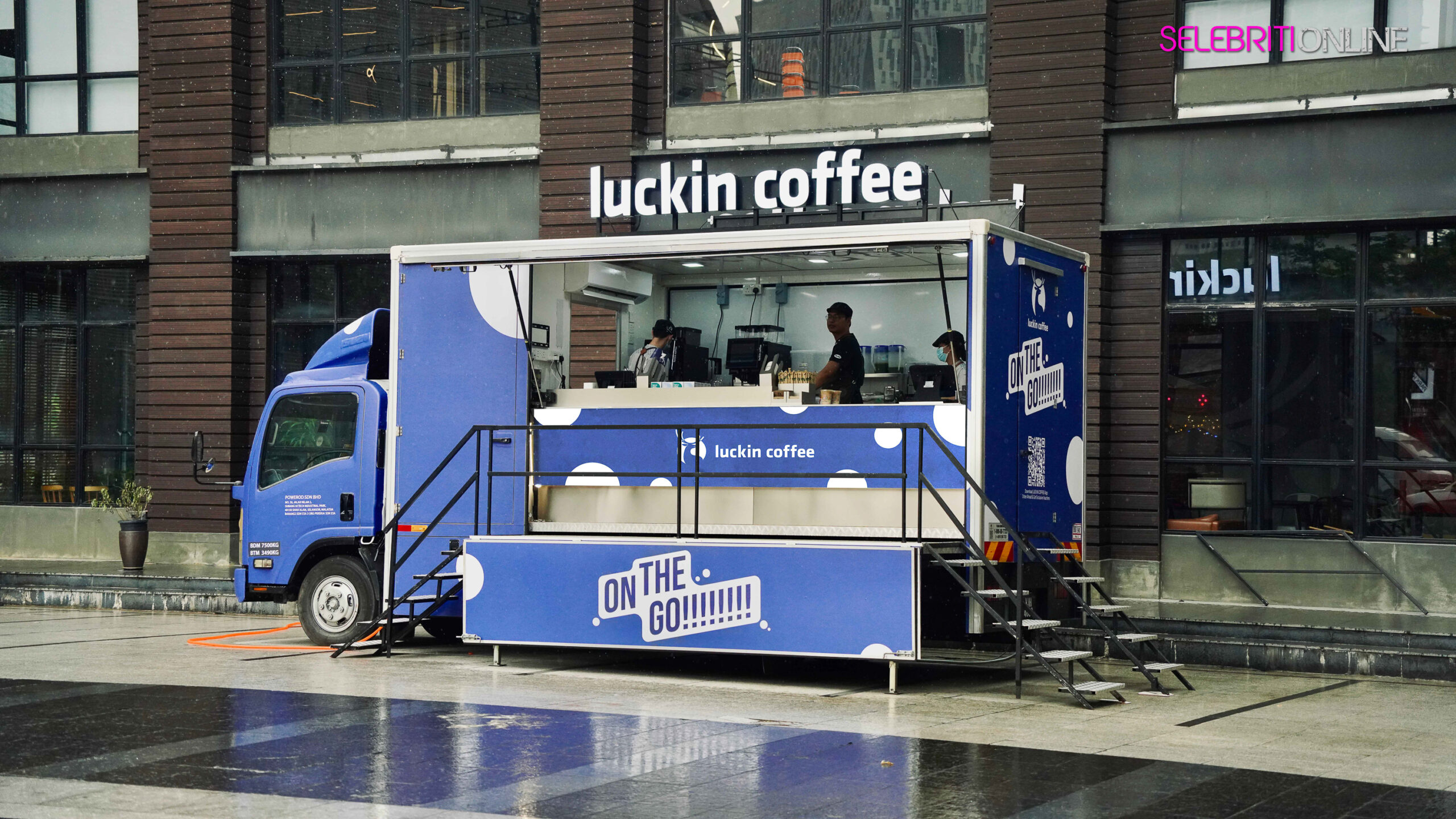 Stor flagship Luckin Coffee Malaysia di SkyAvenue Resorts World Genting