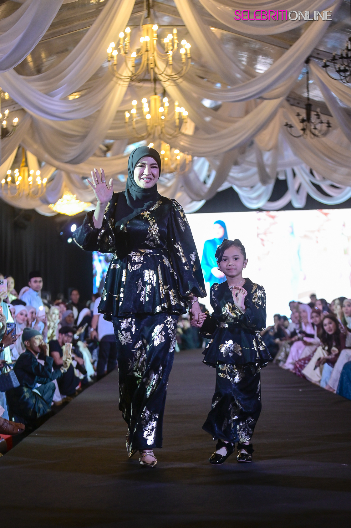 Poster rasmi Jakel Fenomena Raya 2026 menampilkan Fazura dan barisan duta utama dalam busana raya eksklusif di Kuala Lumpur