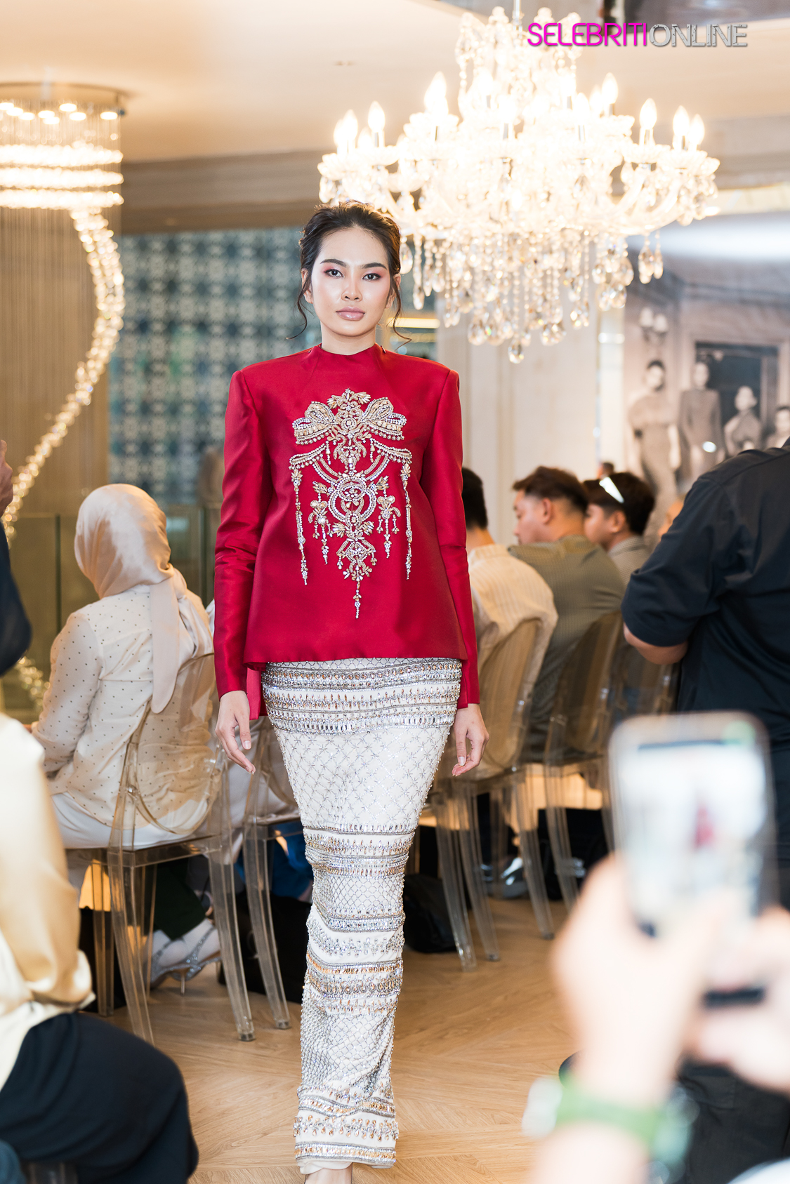 Koleksi baju kurung dan kebaya eksklusif Rizman Ruzaini Raya 2026 di Maison Rizman Ruzaini.