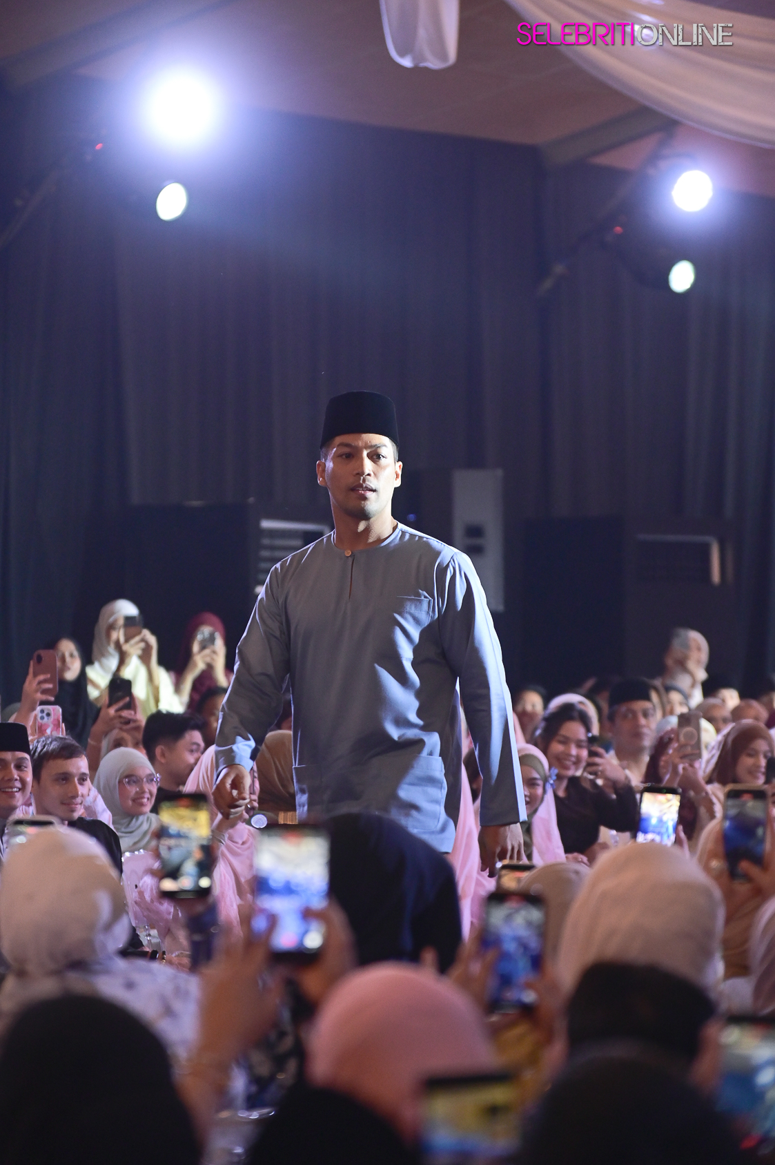 Poster rasmi Jakel Fenomena Raya 2026 menampilkan Fazura dan barisan duta utama dalam busana raya eksklusif di Kuala Lumpur