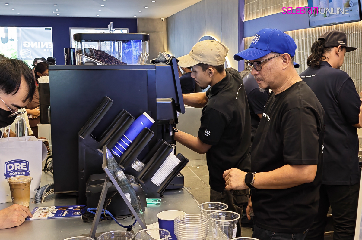 DRE Coffee Cyberjaya kafe 24 jam konsep AI komuniti moden