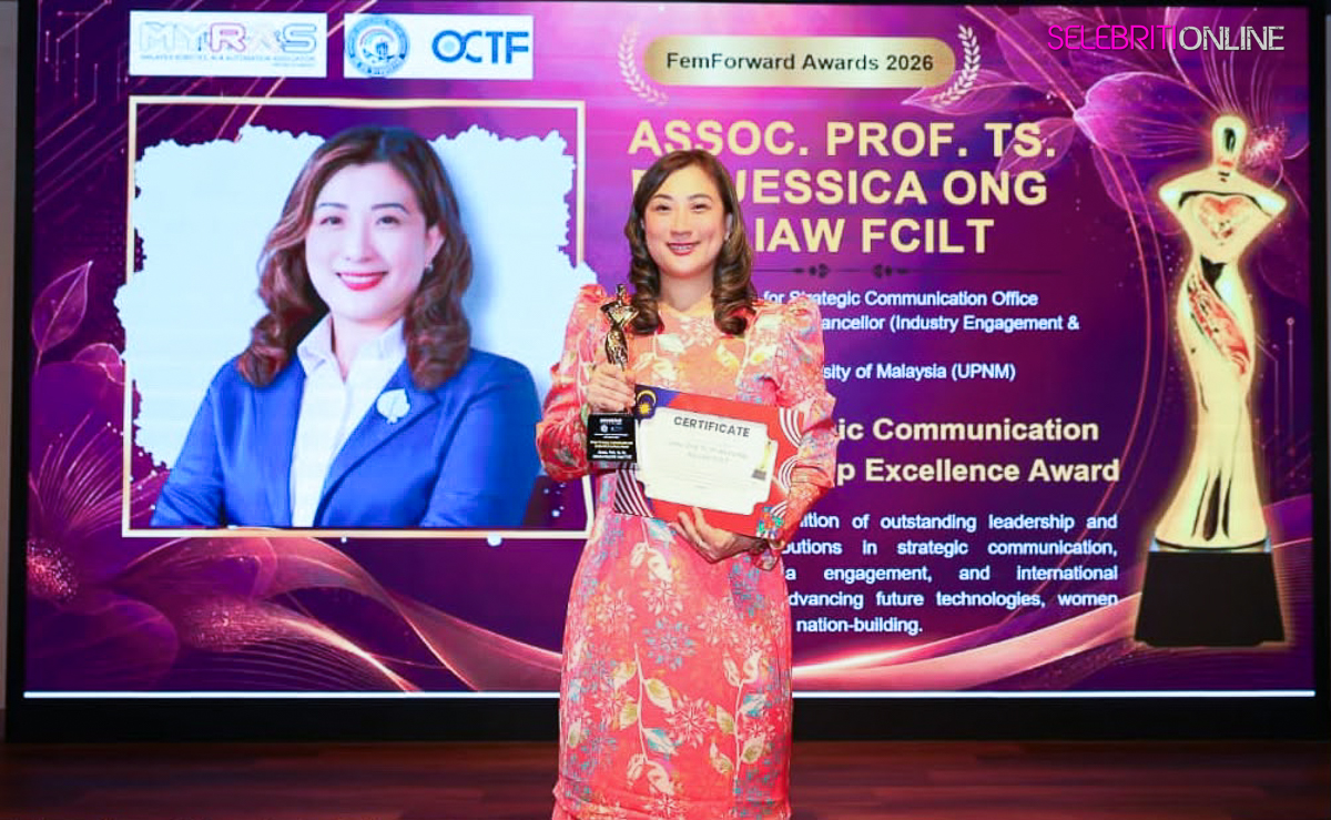 Prof. Madya Ts. Dr. Jessica Ong Hai Liaw FCILT menerima Global Strategic Communication and Leadership Excellence Award.