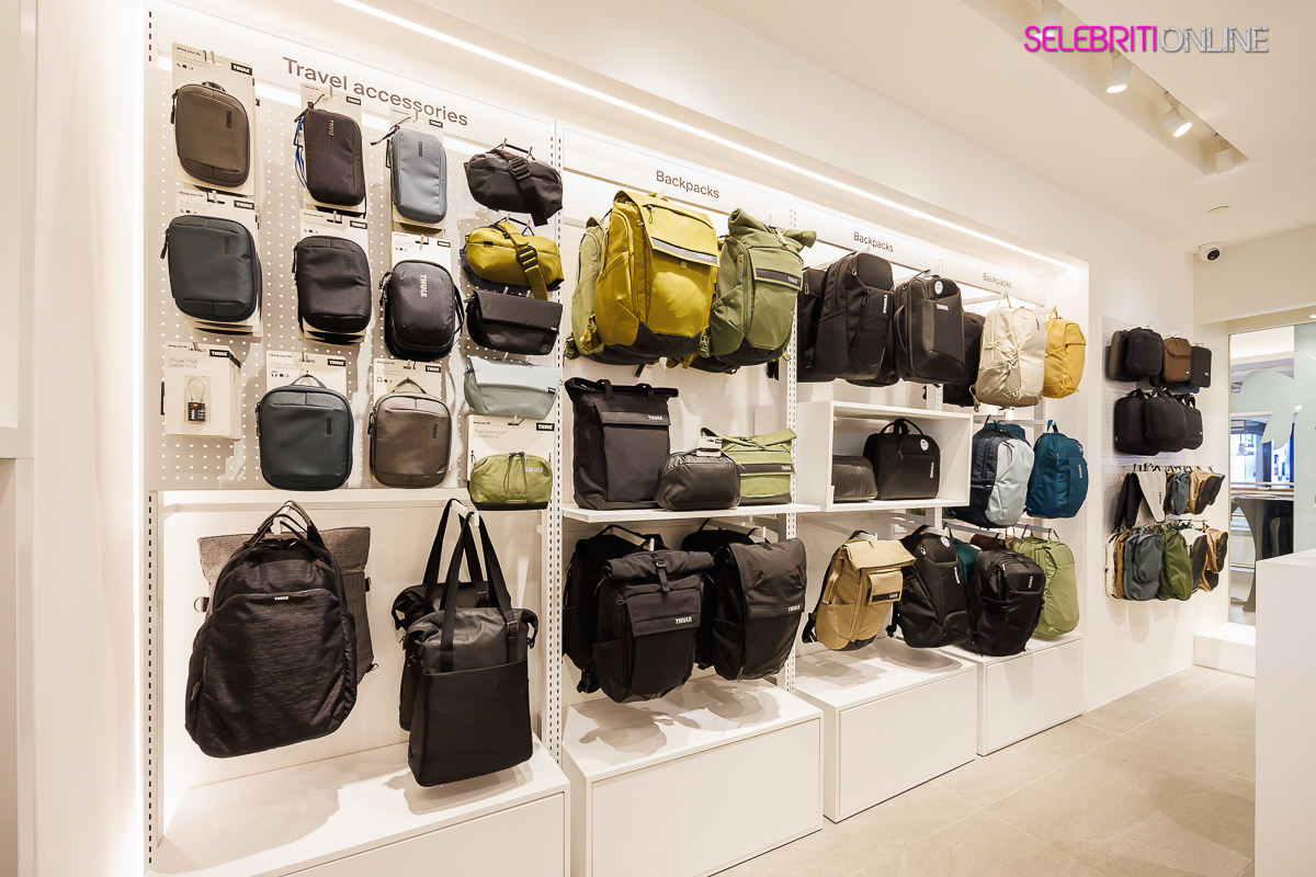 Thule Concept Store di Mid Valley Megamall mempamerkan rangkaian produk premium untuk gaya hidup aktif.