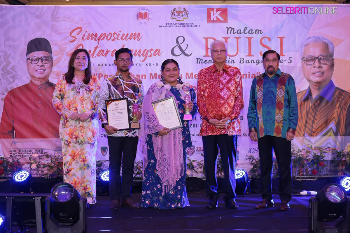 P. Ramlee dan Mohd Syafiq menerima Anugerah Tokoh Mengukir Bangsa 2026